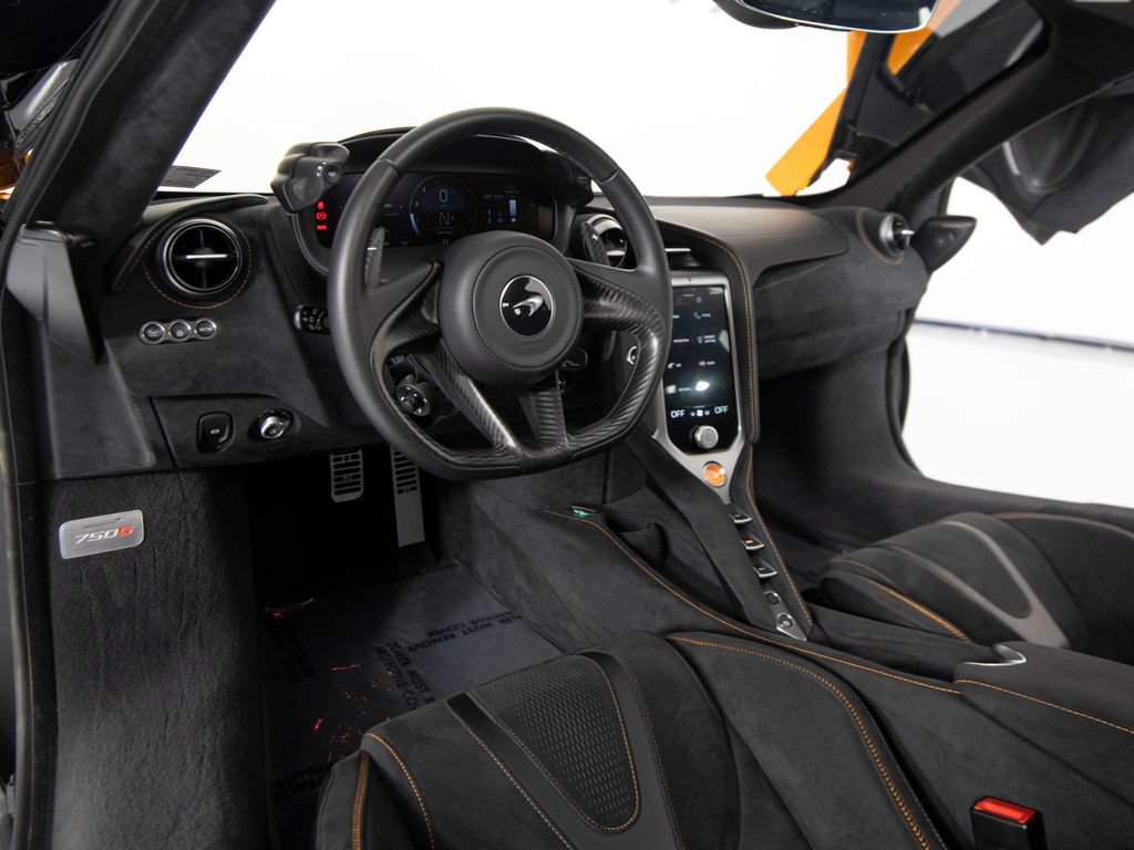 Used 2025 McLaren 750S photo 13