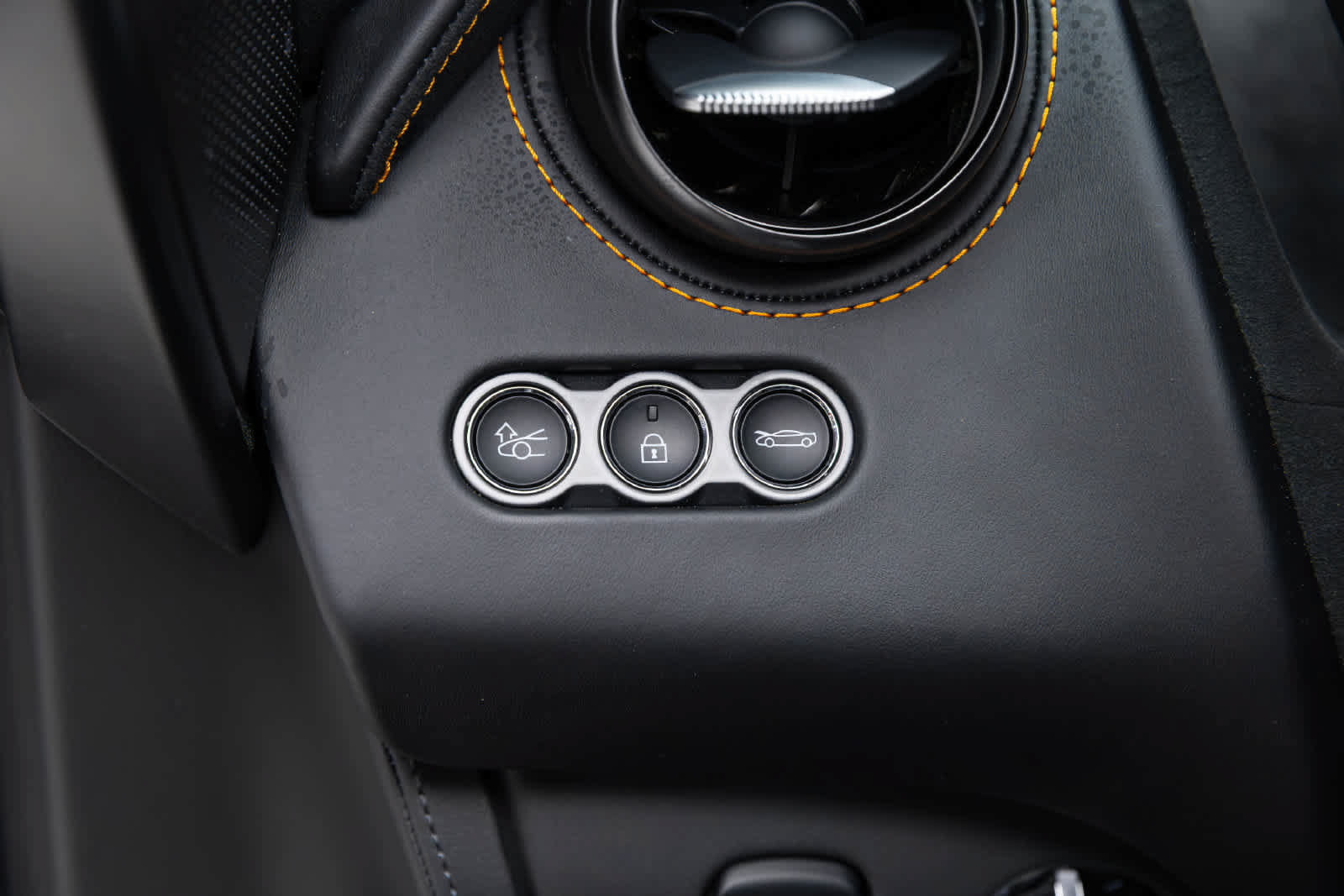 Used 2026 McLaren 750S photo 24