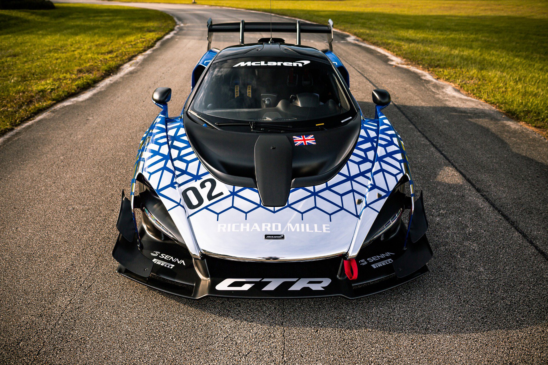 Used 2020 McLaren Senna photo 6