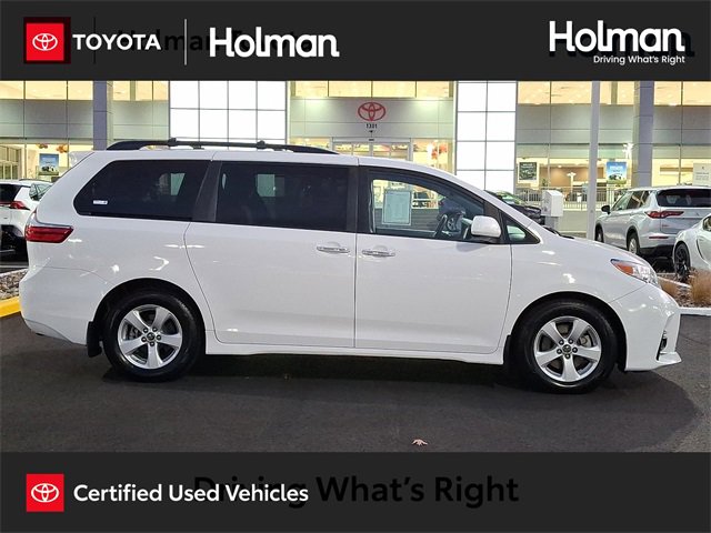 2020 Toyota Sienna LE