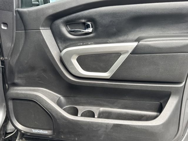 2017 Nissan Titan SL