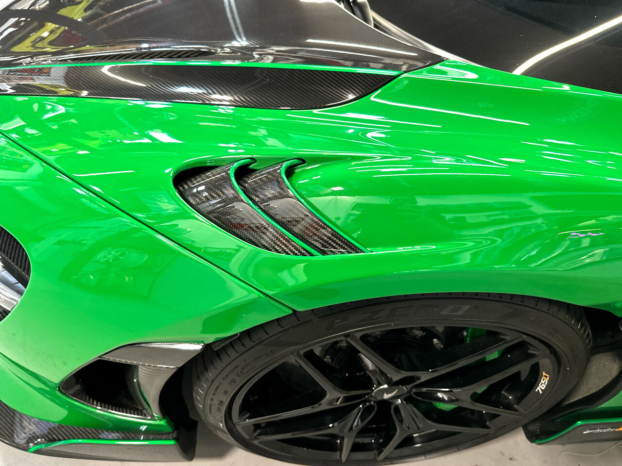 Used 2022 McLaren 765LT photo 19