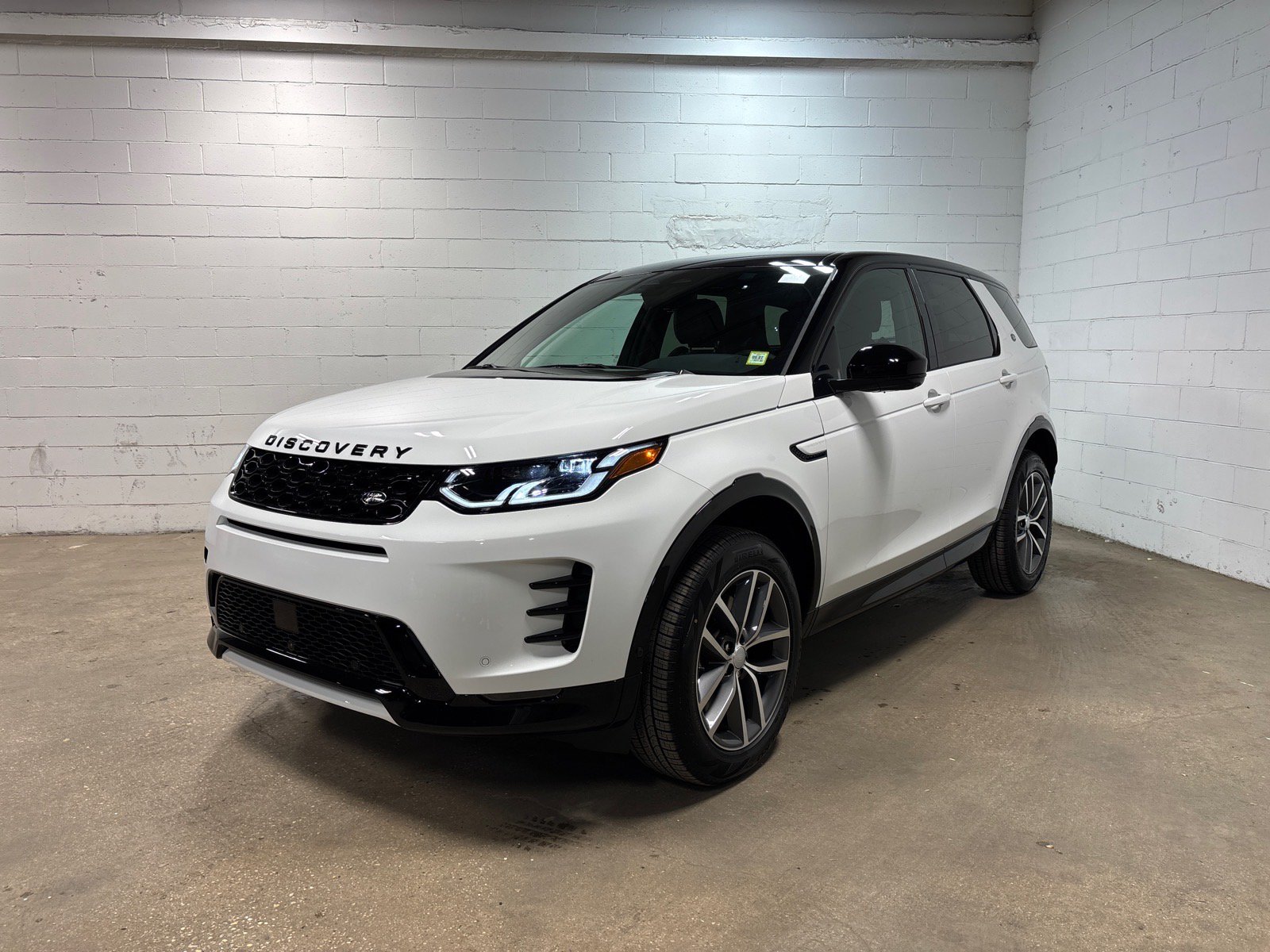 New 2026 Land Rover Discovery Sport Landmark