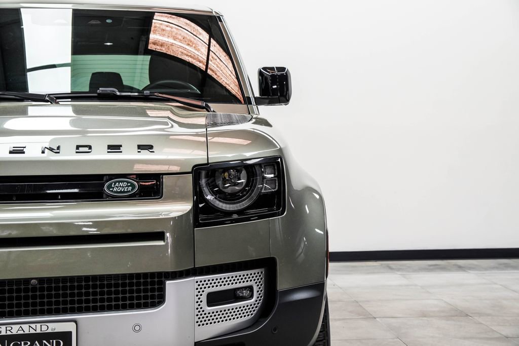 2025 Land Rover Defender 110 S