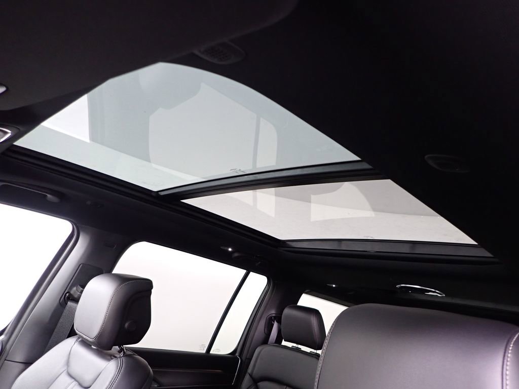 2026 Jeep Grand Wagoneer 4WD