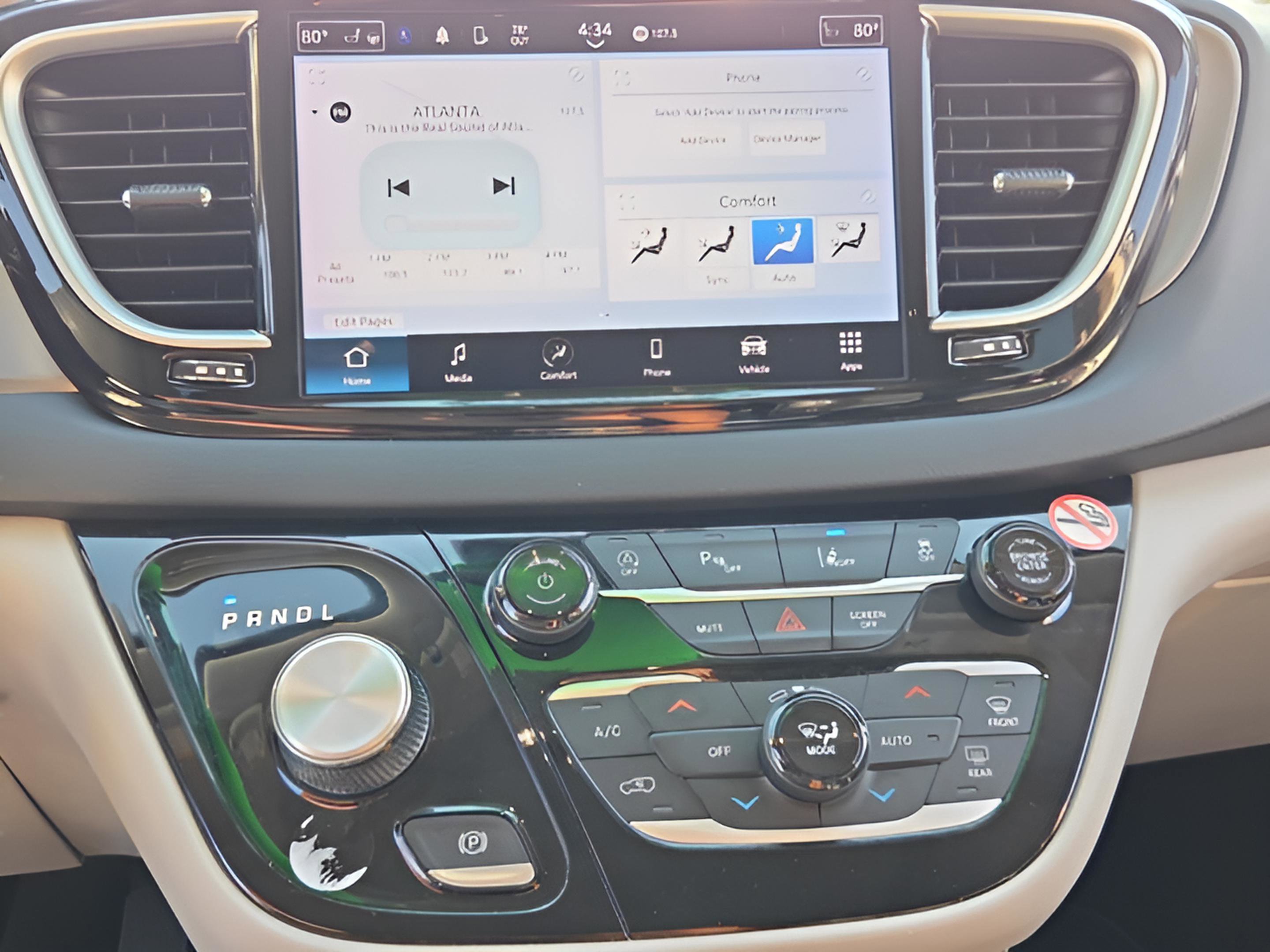 2023 Chrysler Pacifica Touring-L