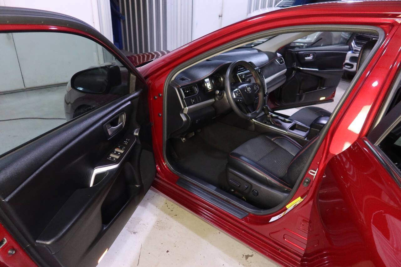 2017 Toyota Camry SE