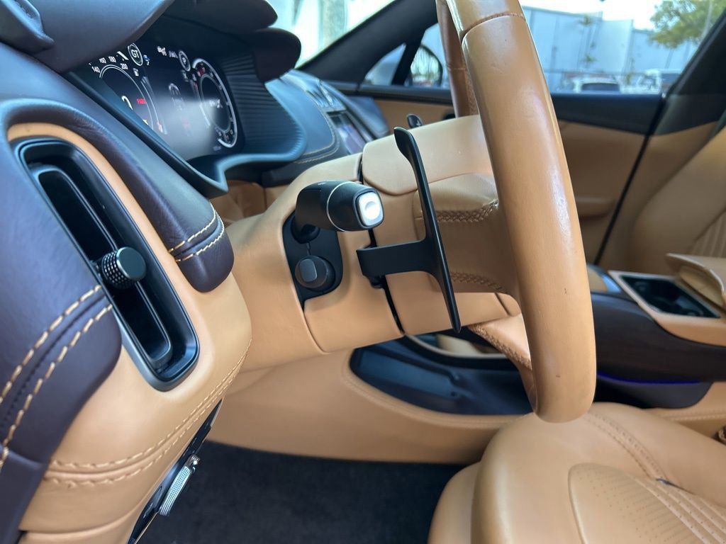 2021 Aston Martin DBX