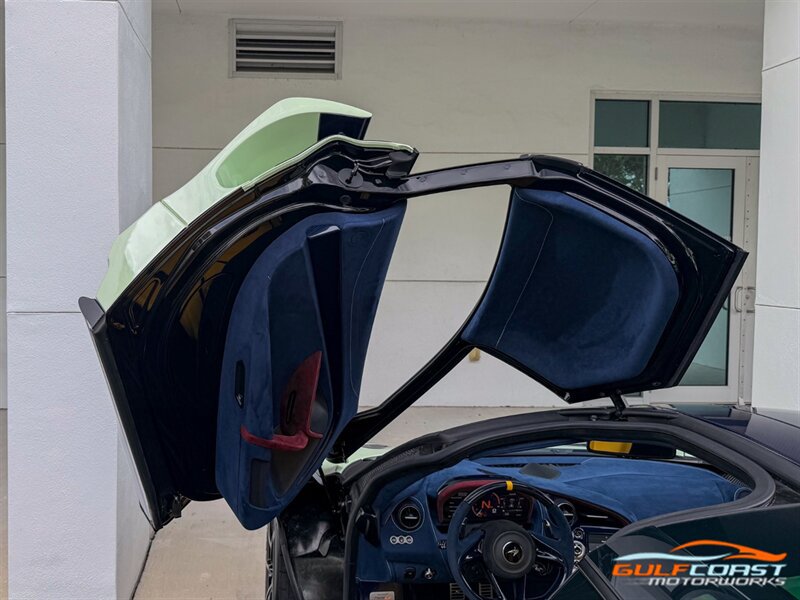 Used 2021 McLaren 765LT photo 27