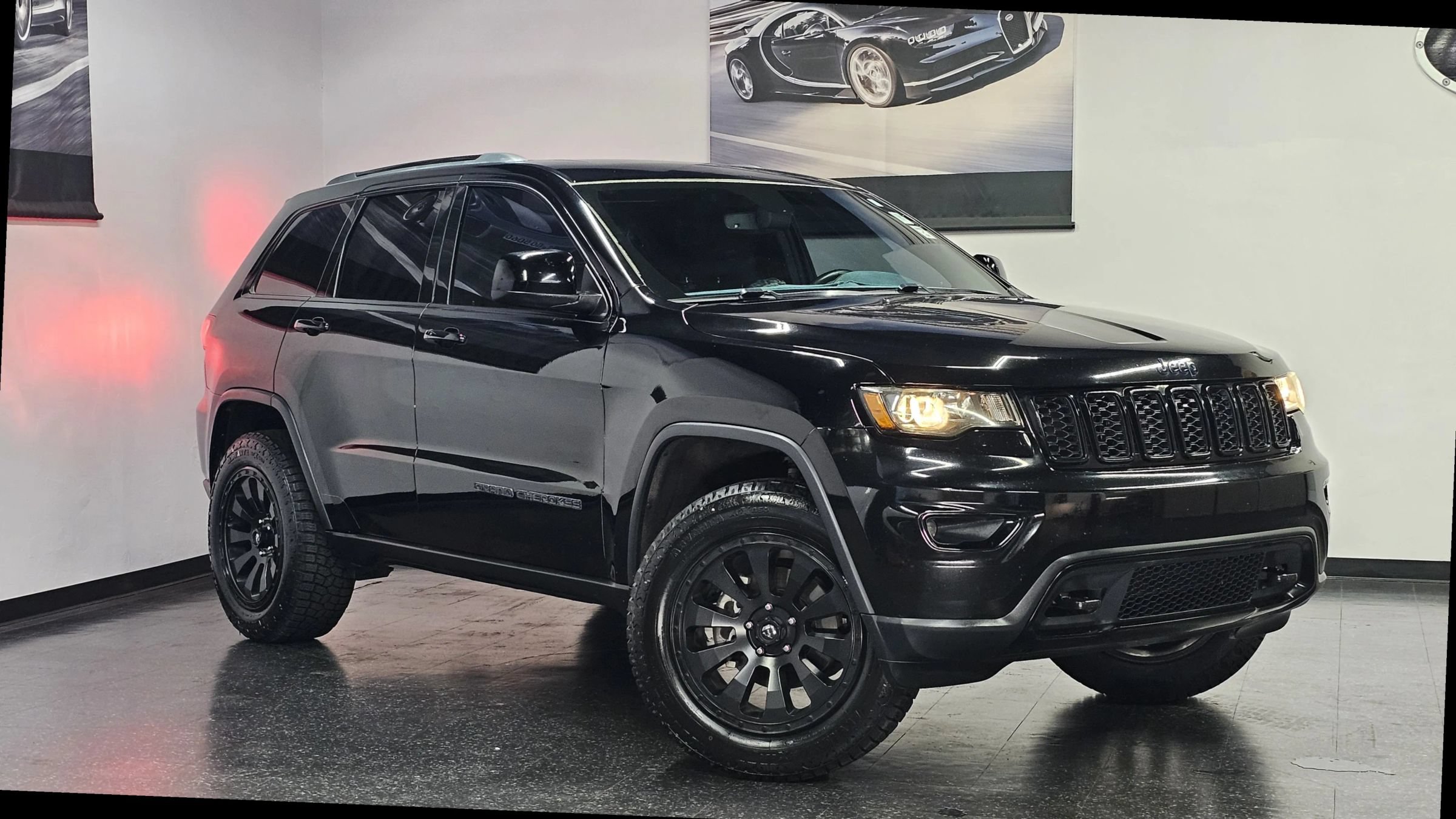 Used 2018 Jeep Grand Cherokee Laredo