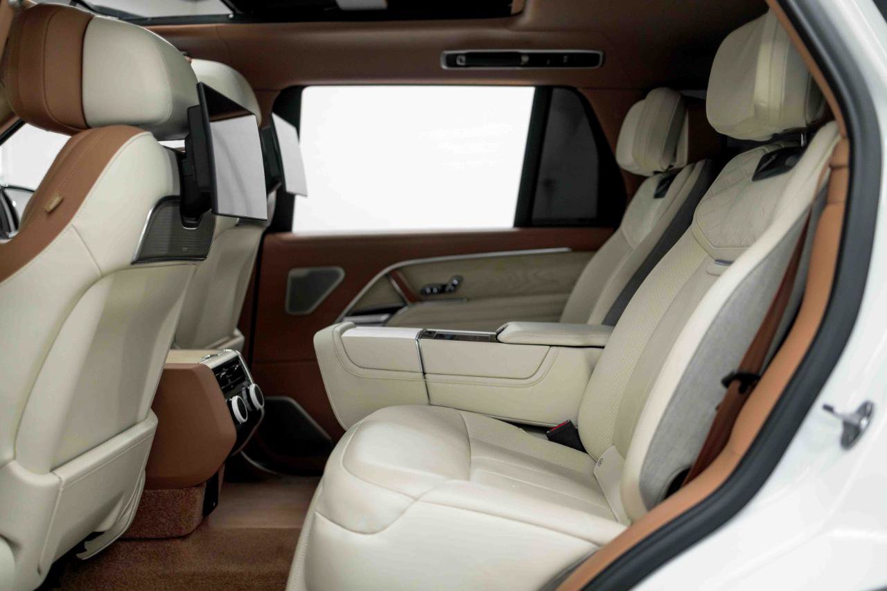 2024 Land Rover Range Rover SV