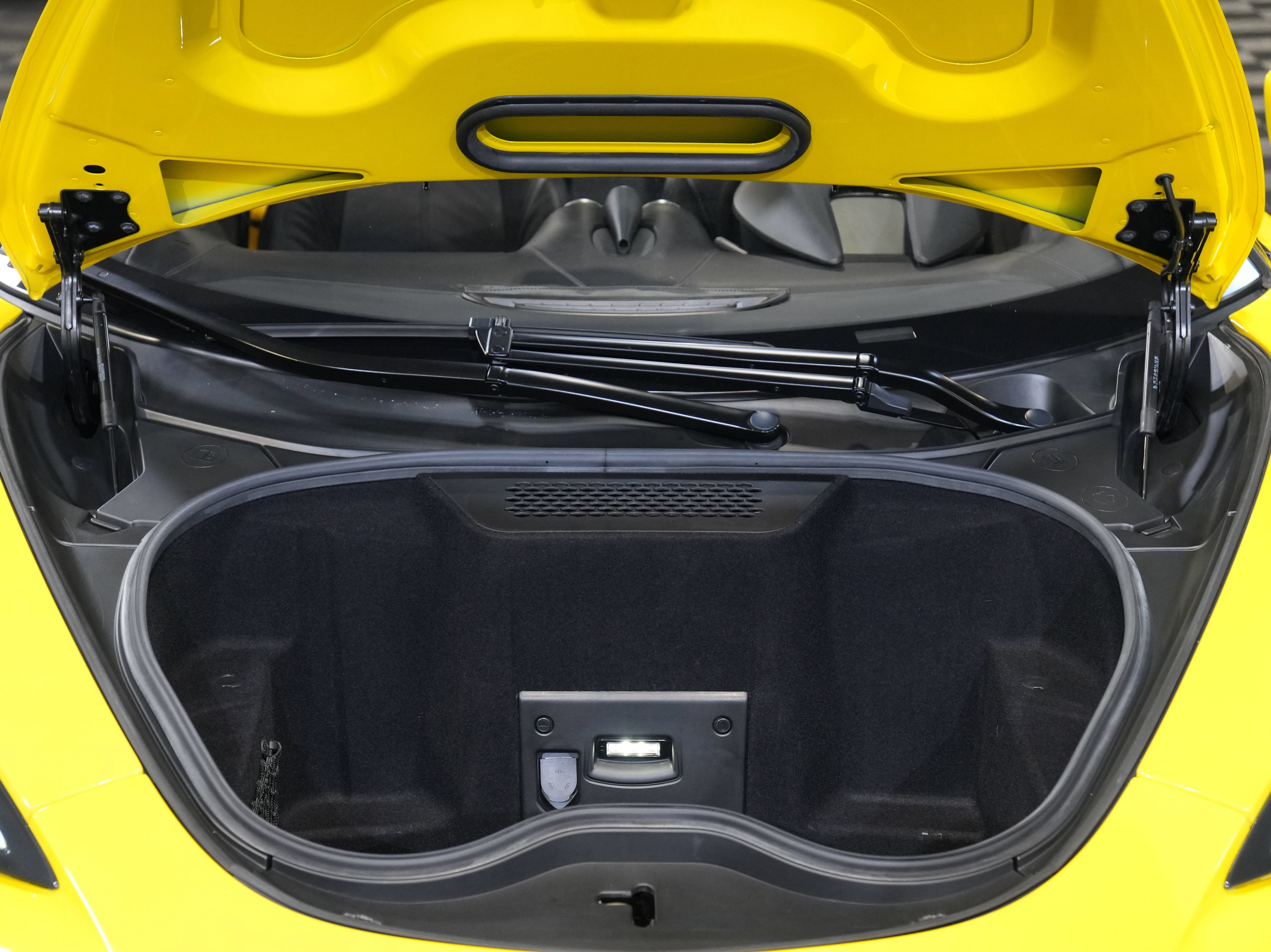 Used 2020 McLaren 600LT Spider photo 45