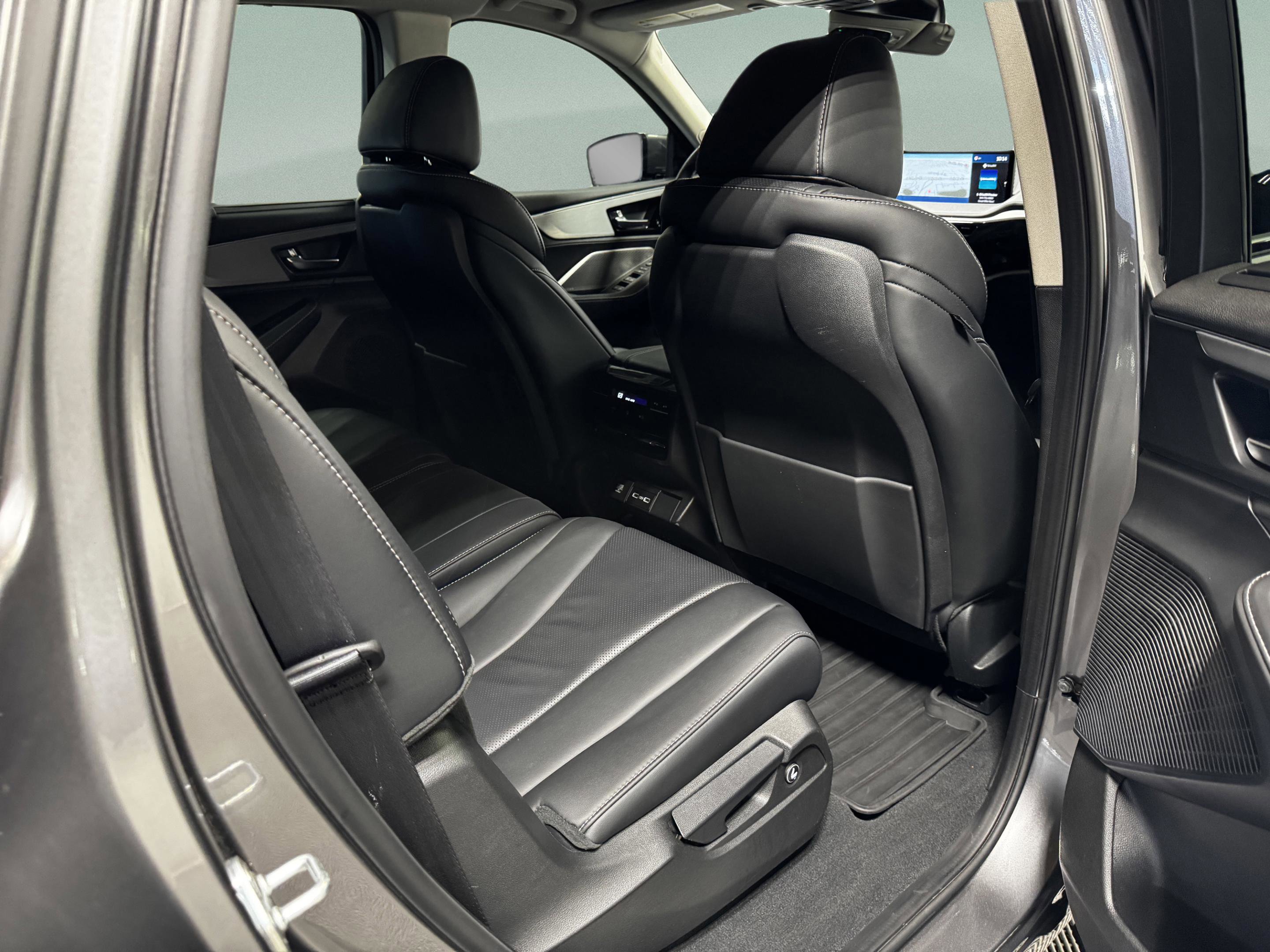 2023 Acura MDX FWD w/ Technology Package