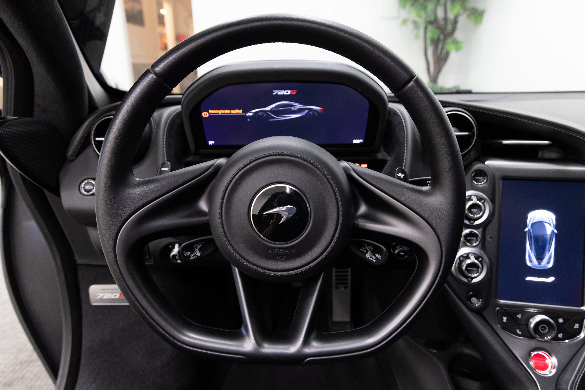 Used 2019 McLaren 720S Luxury photo 13