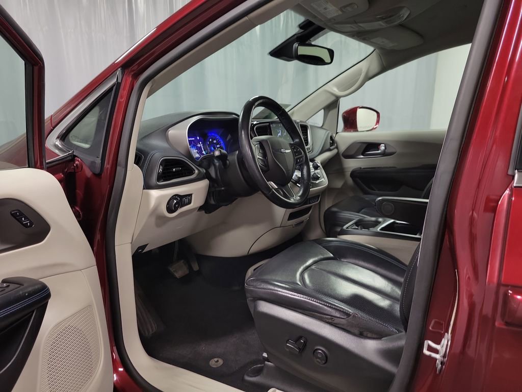 2021 Chrysler Pacifica Touring-L