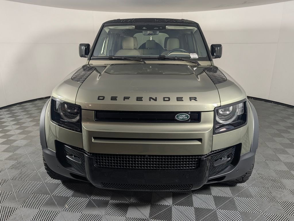 2022 Land Rover Defender 110 SE