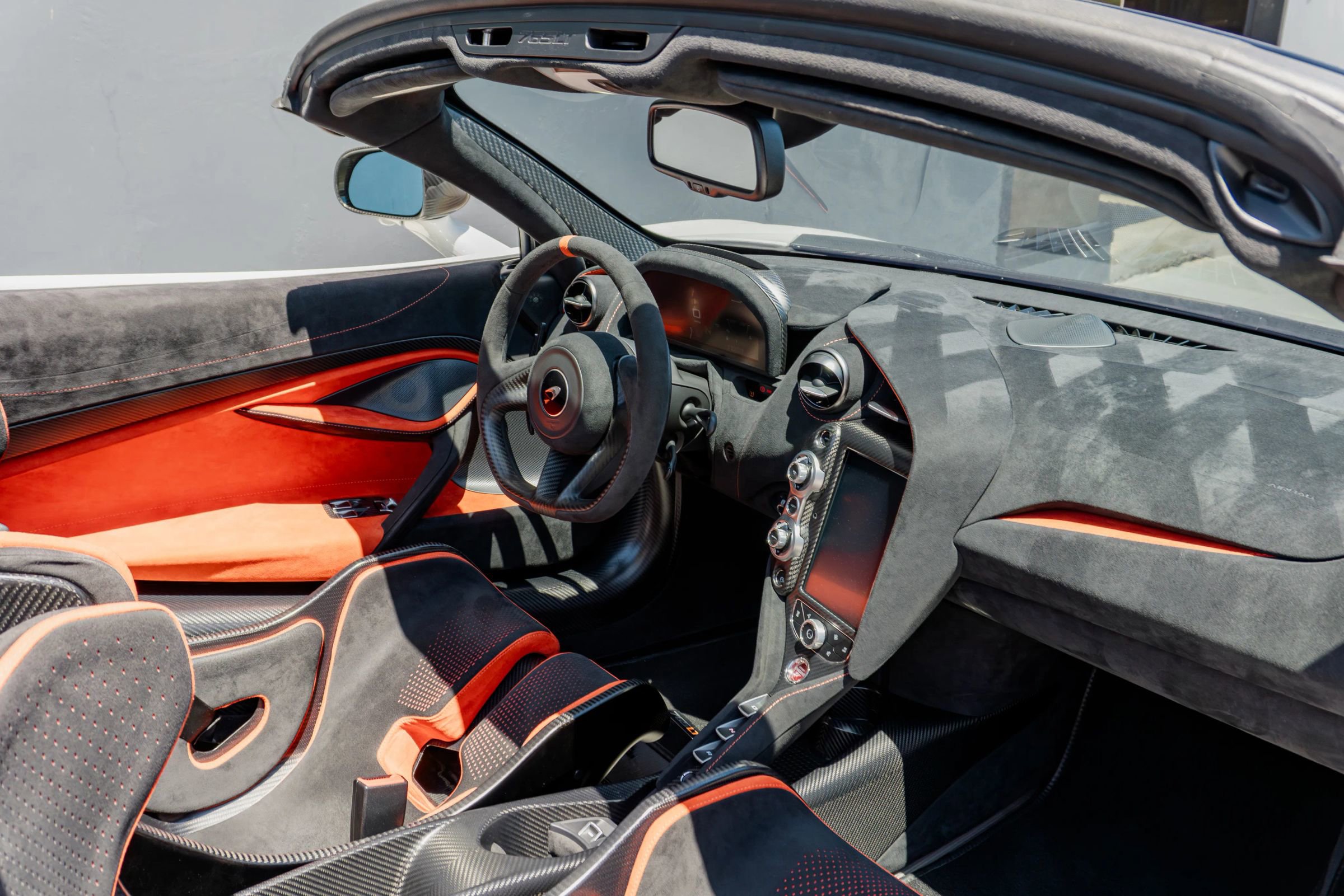 Used 2022 McLaren 765LT photo 63