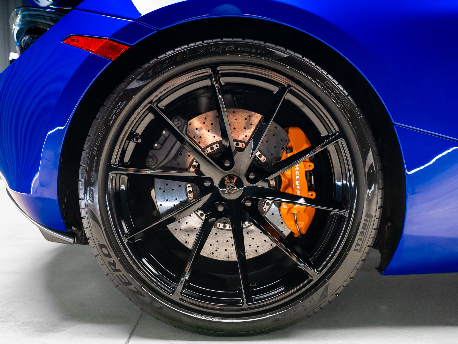 Used 2018 McLaren 720S Luxury photo 37