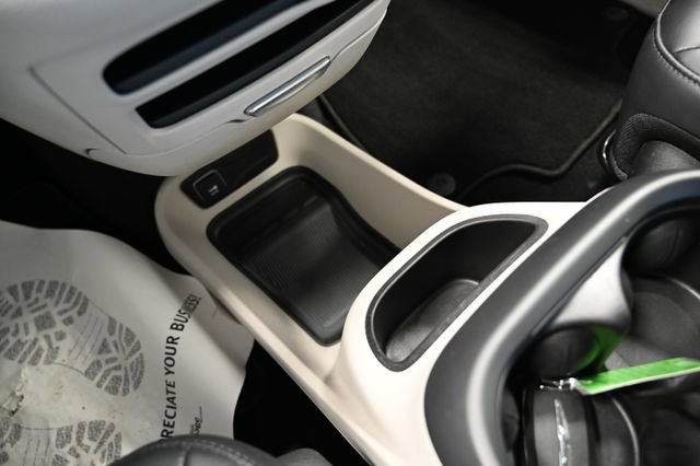 2024 Chrysler Pacifica Touring-L