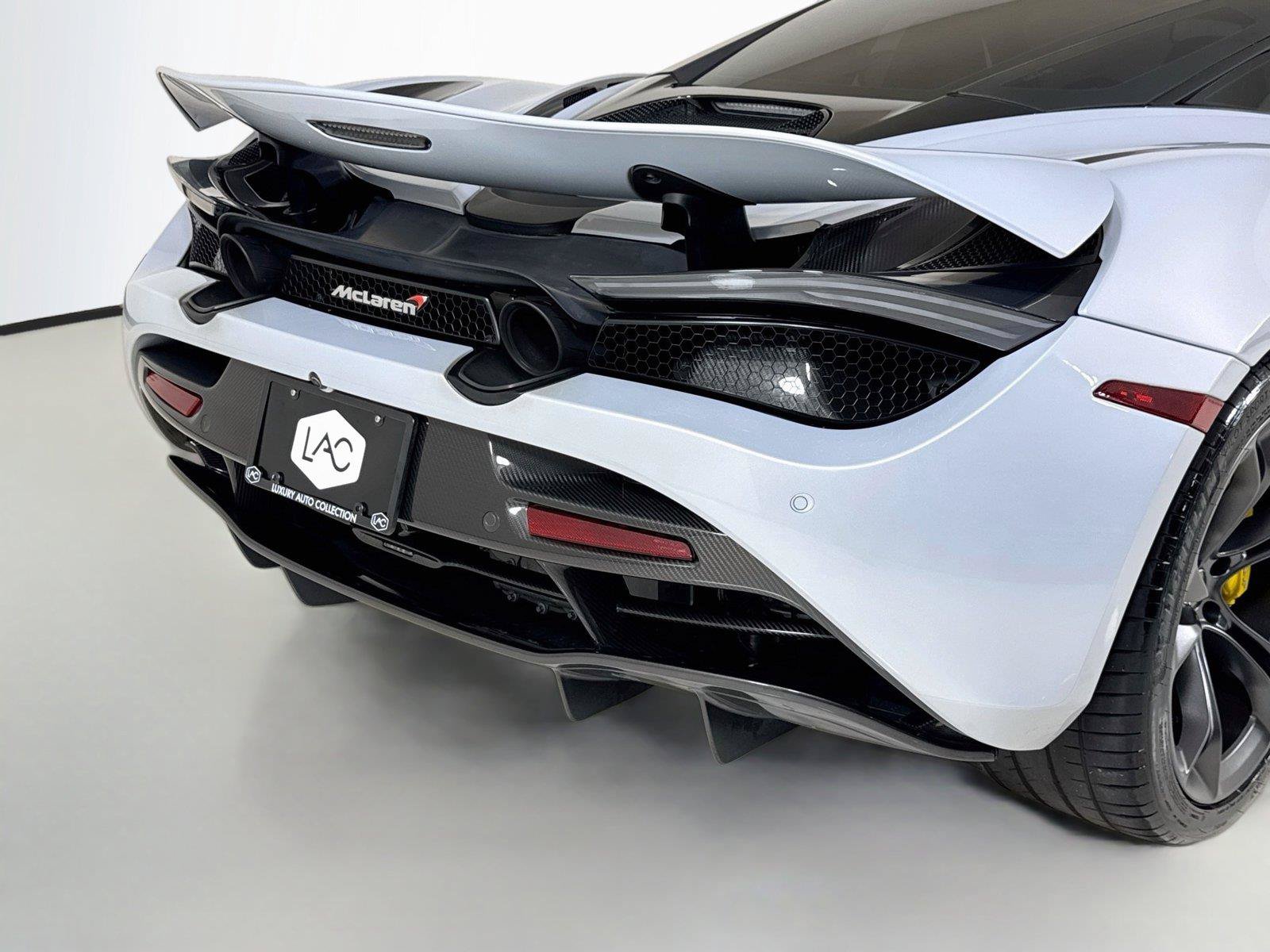 Used 2018 McLaren 720S Performance photo 30