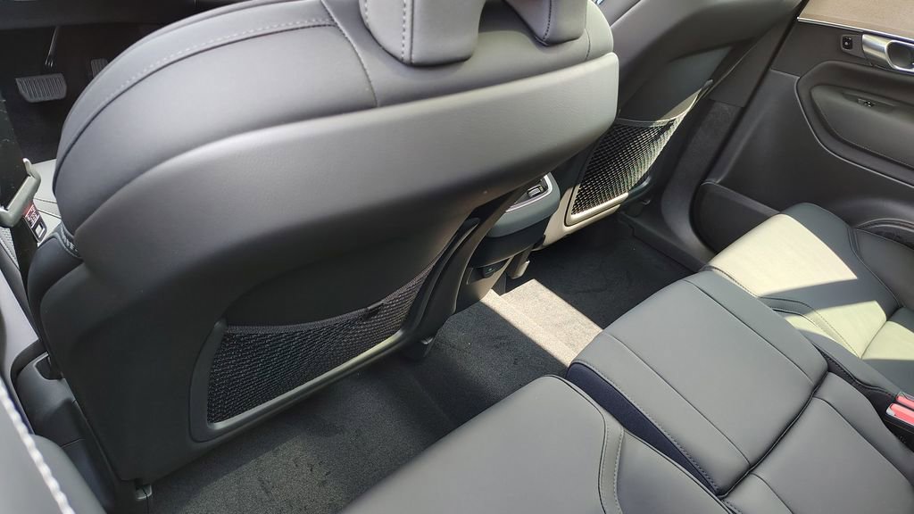 2026 Volvo Xc90 B6 Plus