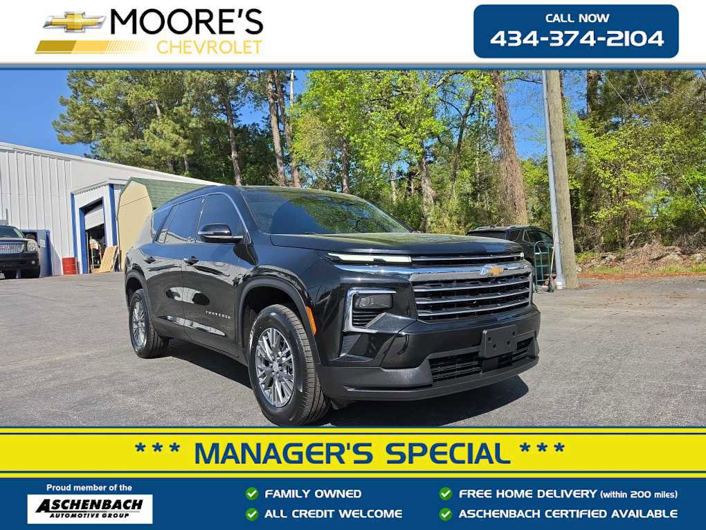 Used 2025 Chevrolet Traverse LT w/ Driver Confidence Package