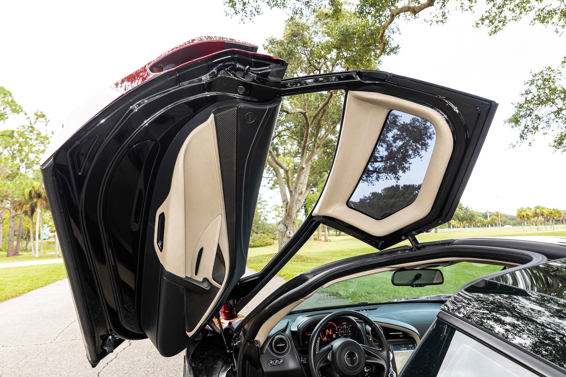 Used 2018 McLaren 720S Luxury photo 34