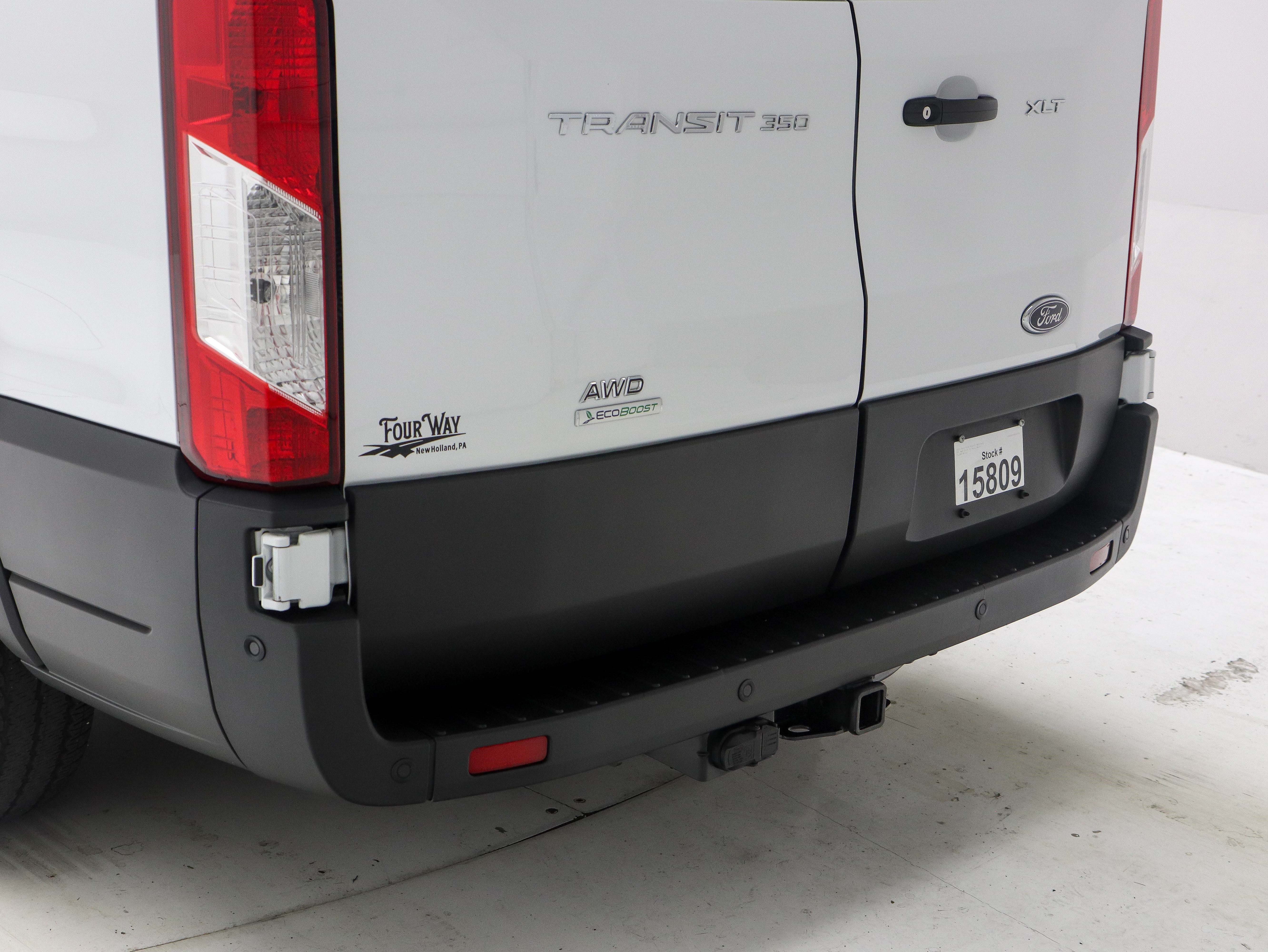 2025 Ford Transit Passenger Van XLT - Photo 10
