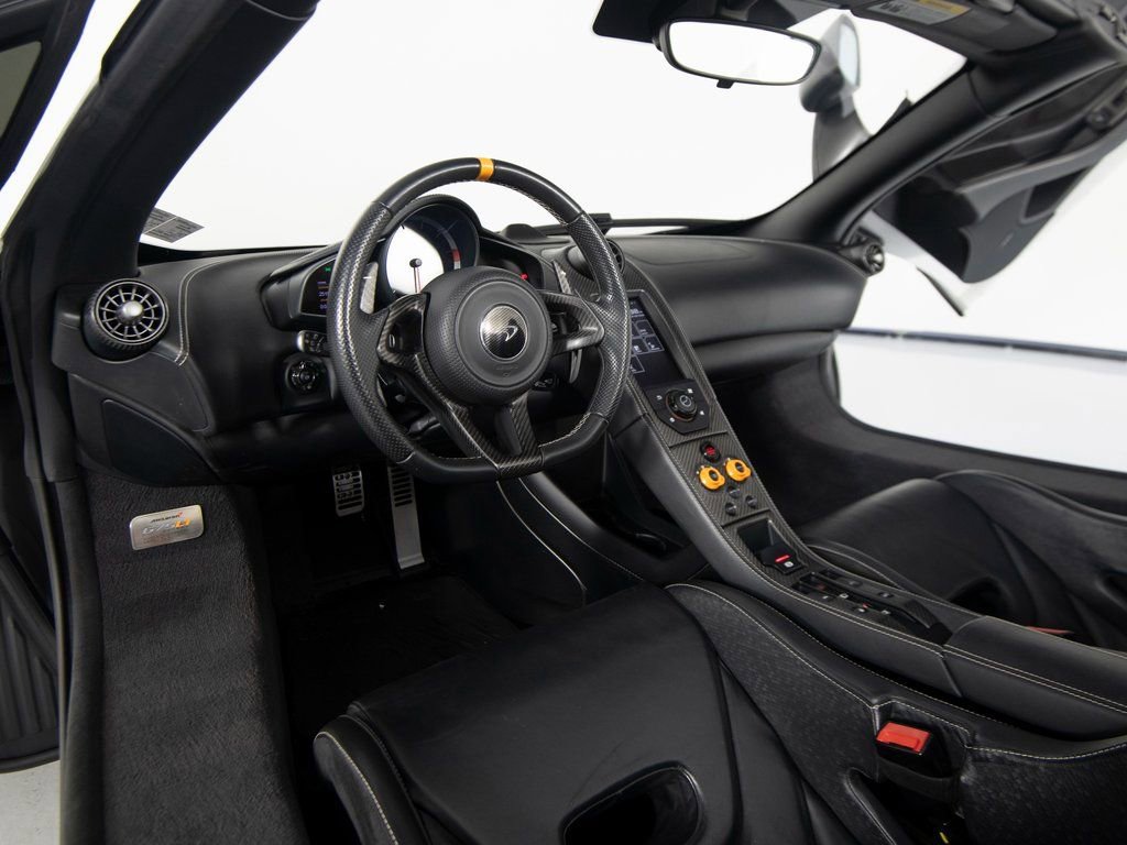 Used 2016 McLaren 675LT Spider photo 15