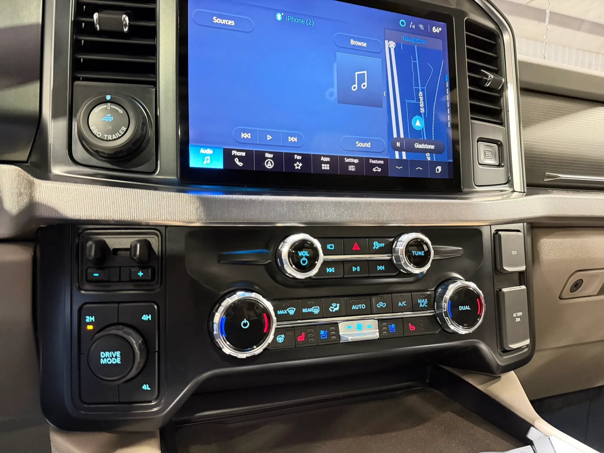 2025 Ford F-450 Super Duty Platinum - Photo 21