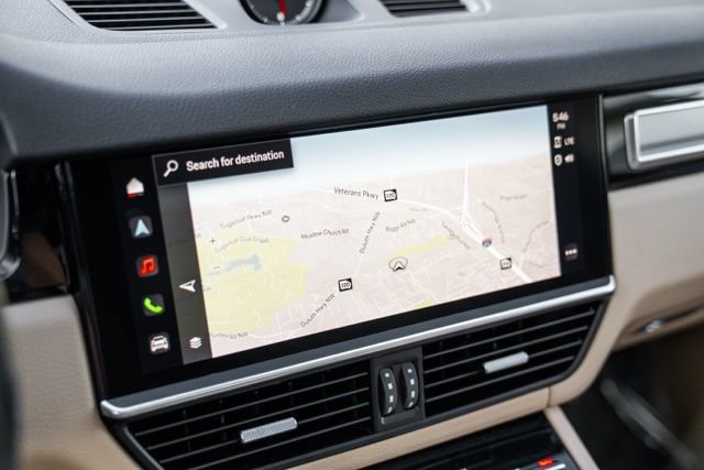 2022 Porsche Cayenne Platinum Edition