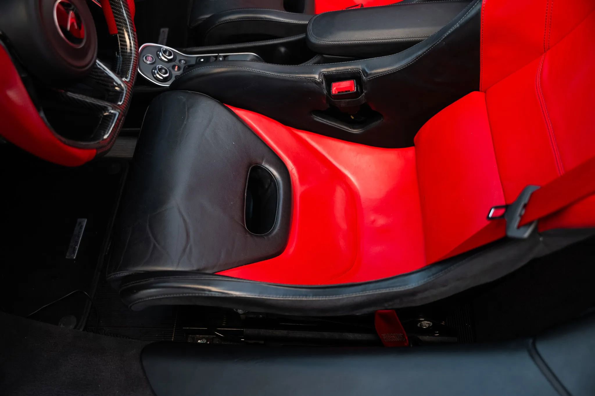 Used 2020 McLaren 600LT Spider photo 28