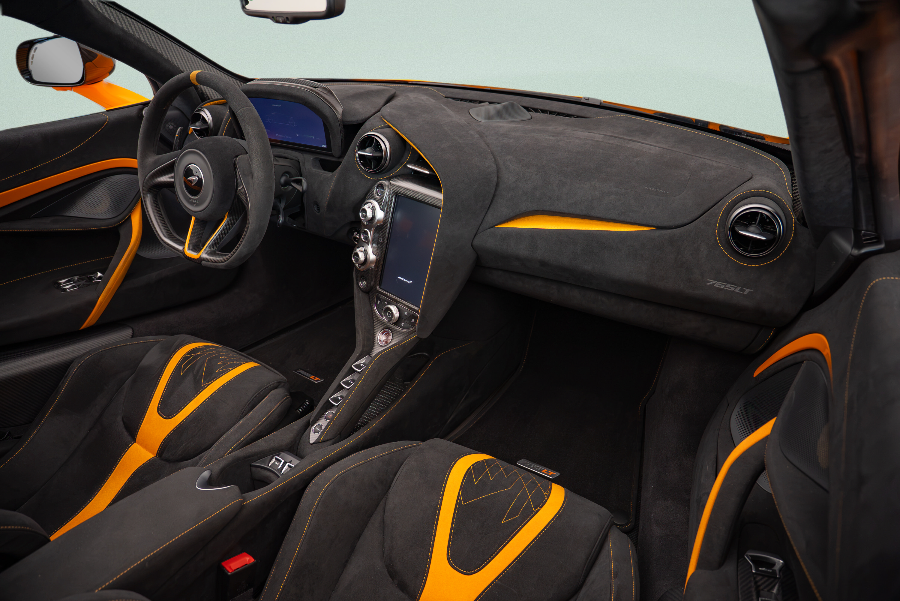 Used 2022 McLaren 765LT photo 10