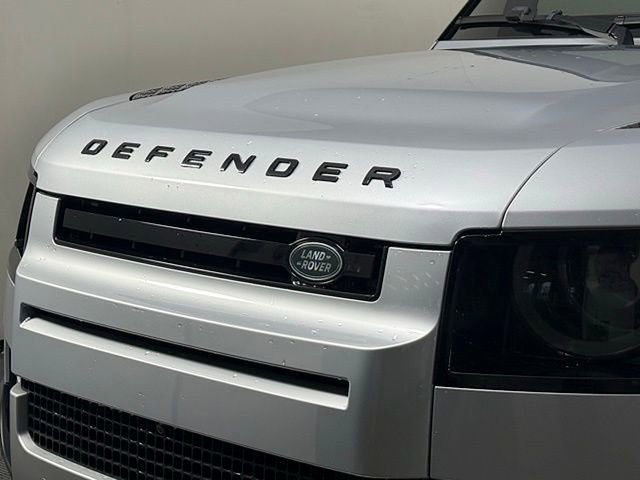 2022 Land Rover Defender 110 SE