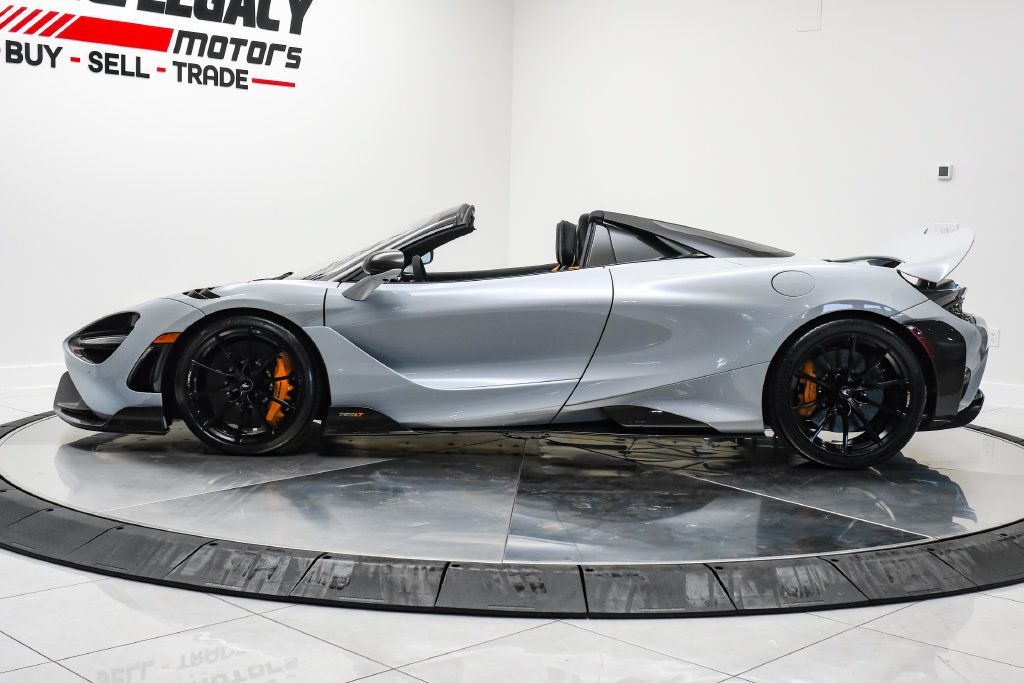 Used 2022 McLaren 765LT photo 12