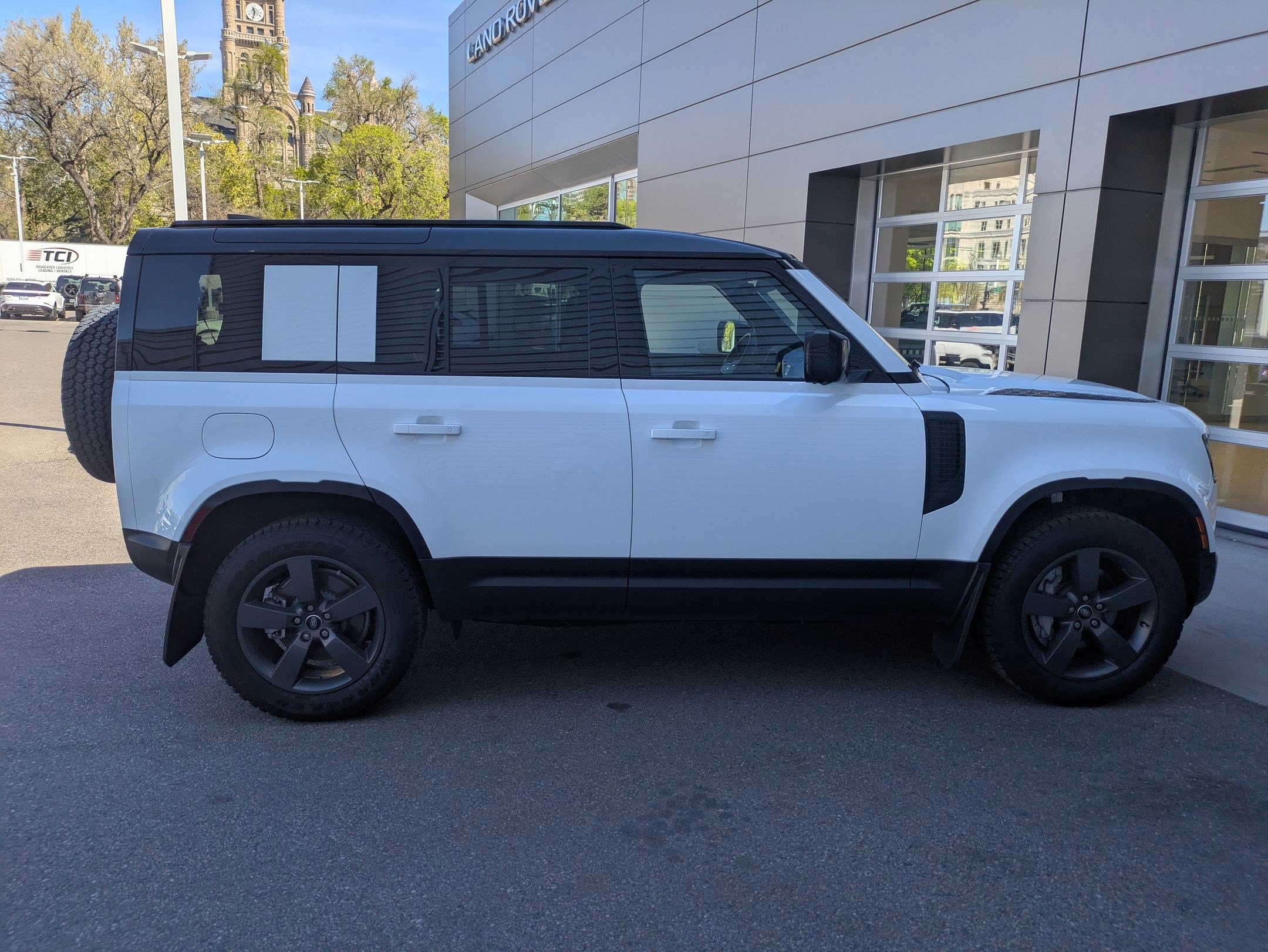 2025 Land Rover Defender 110 S