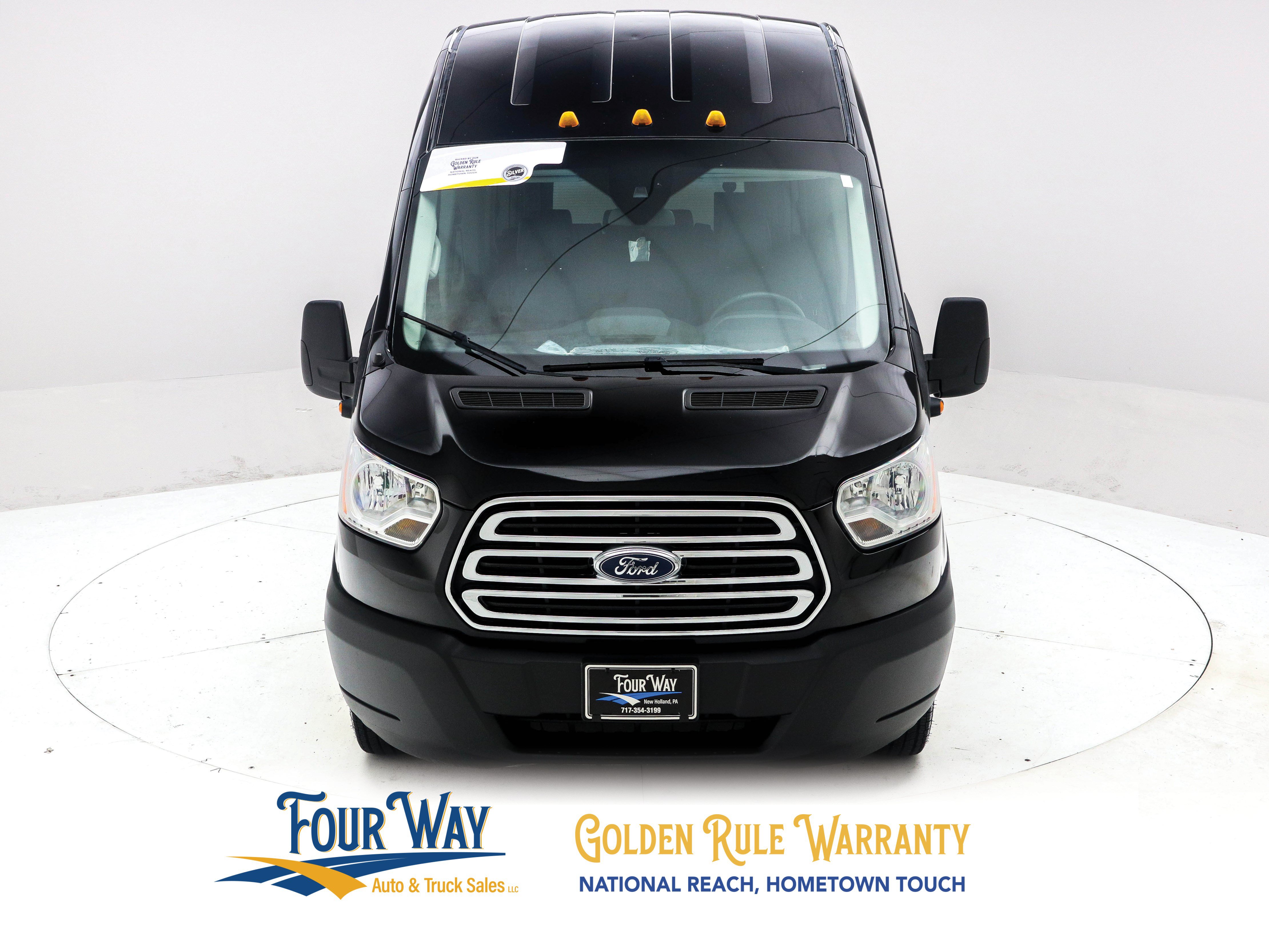 2019 Ford Transit Passenger Van XLT - Photo 9