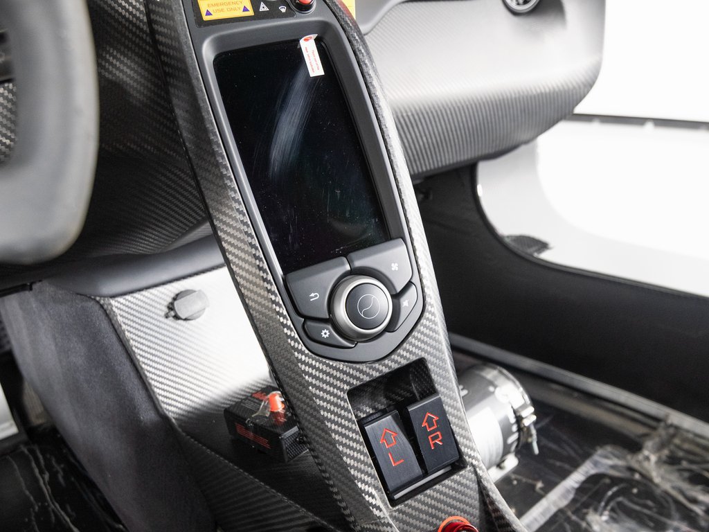 Used 2015 McLaren P1 photo 38