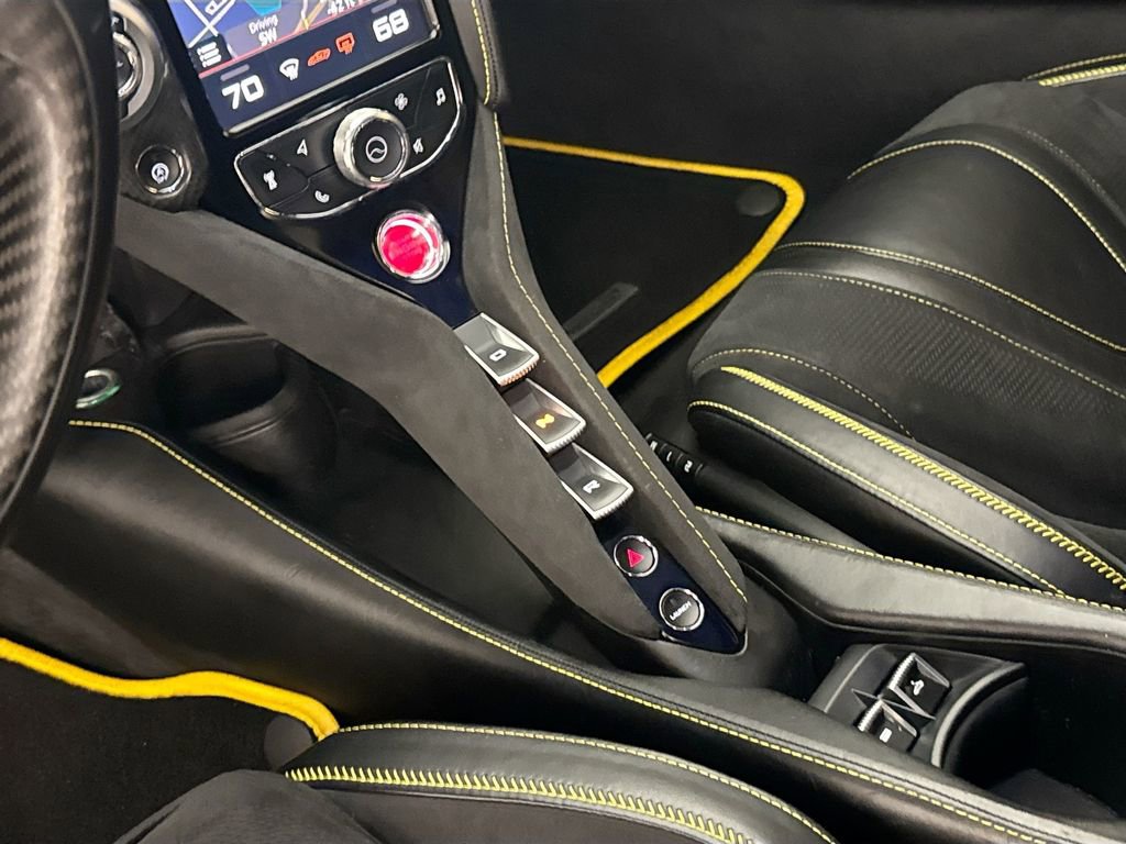 Used 2020 McLaren 720S Spider photo 17