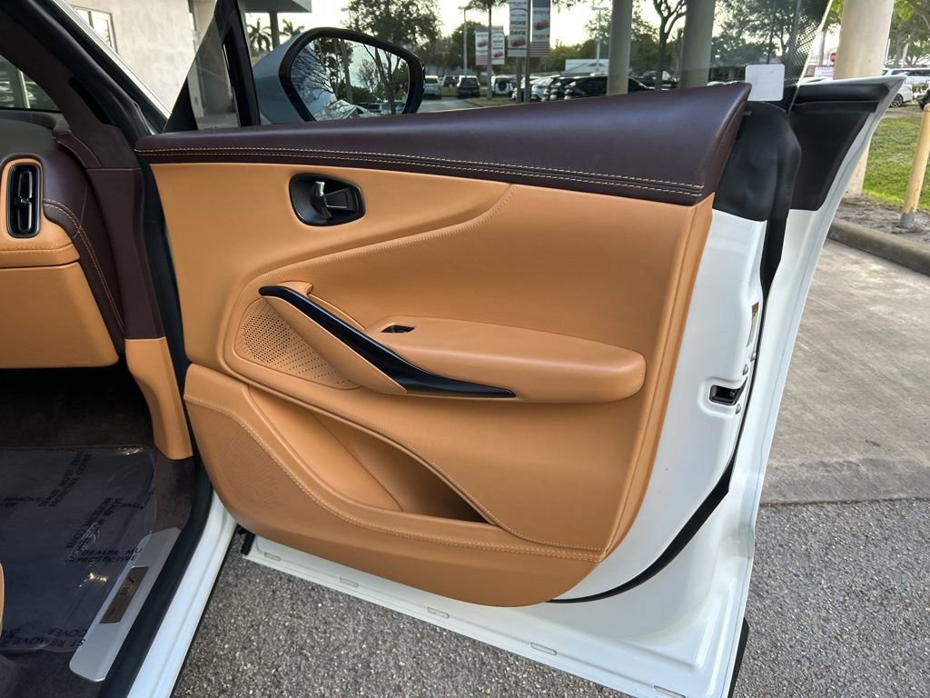 2021 Aston Martin DBX