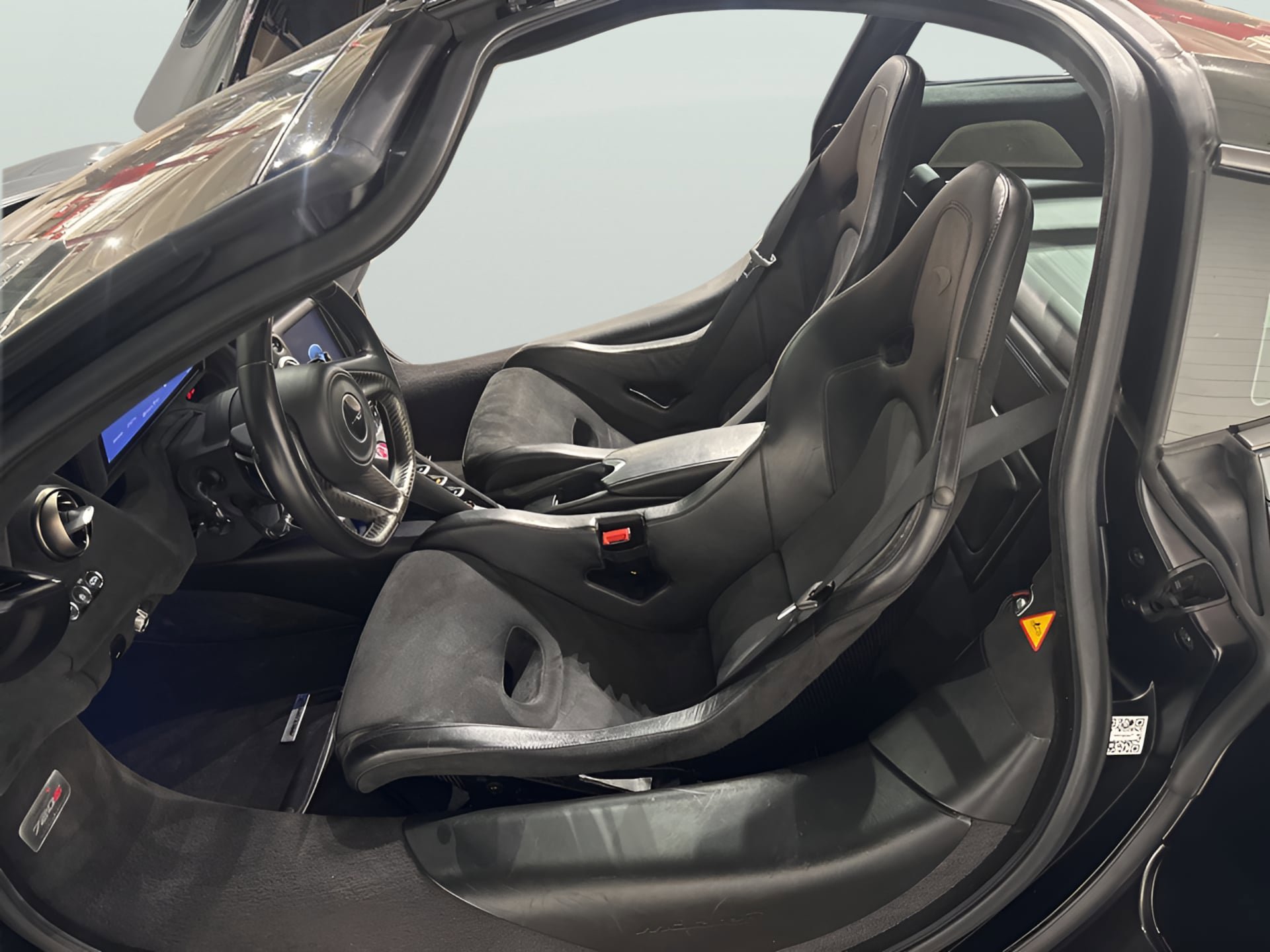 Used 2018 McLaren 720S photo 23
