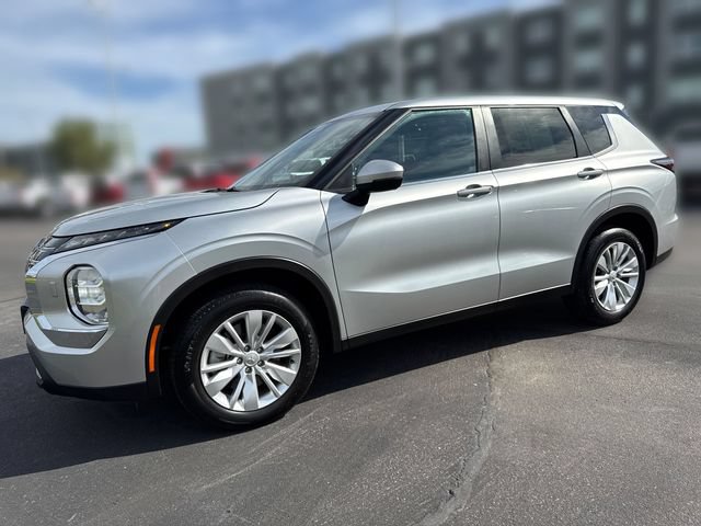 Used 2025 Mitsubishi Outlander ES