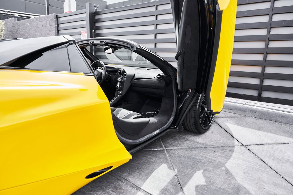 Used 2021 McLaren 720S Luxury photo 26