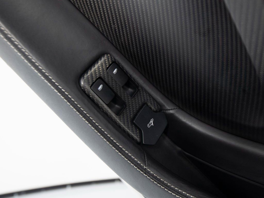 Used 2016 McLaren 675LT Spider photo 14