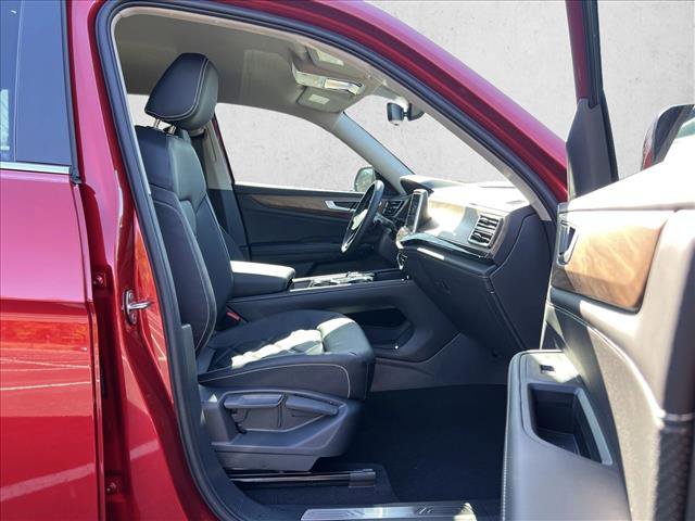 2025 Volkswagen Atlas SE