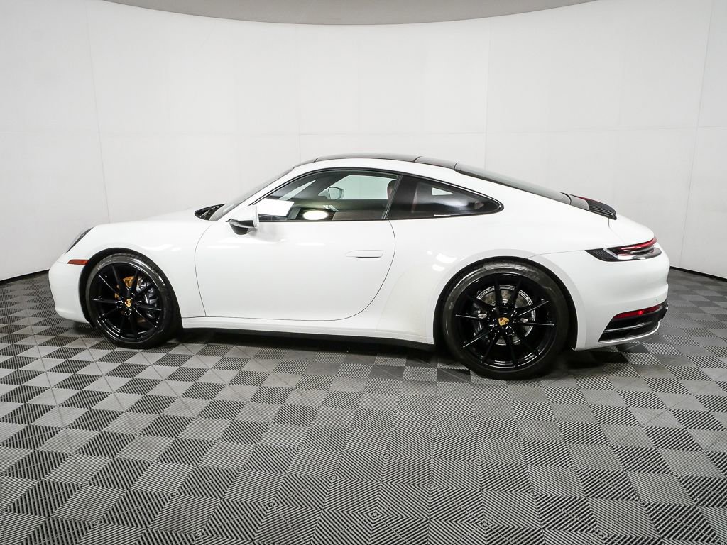 2020 Porsche 911 Carrera