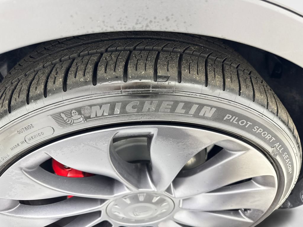 2024 Tesla Model Y Performance