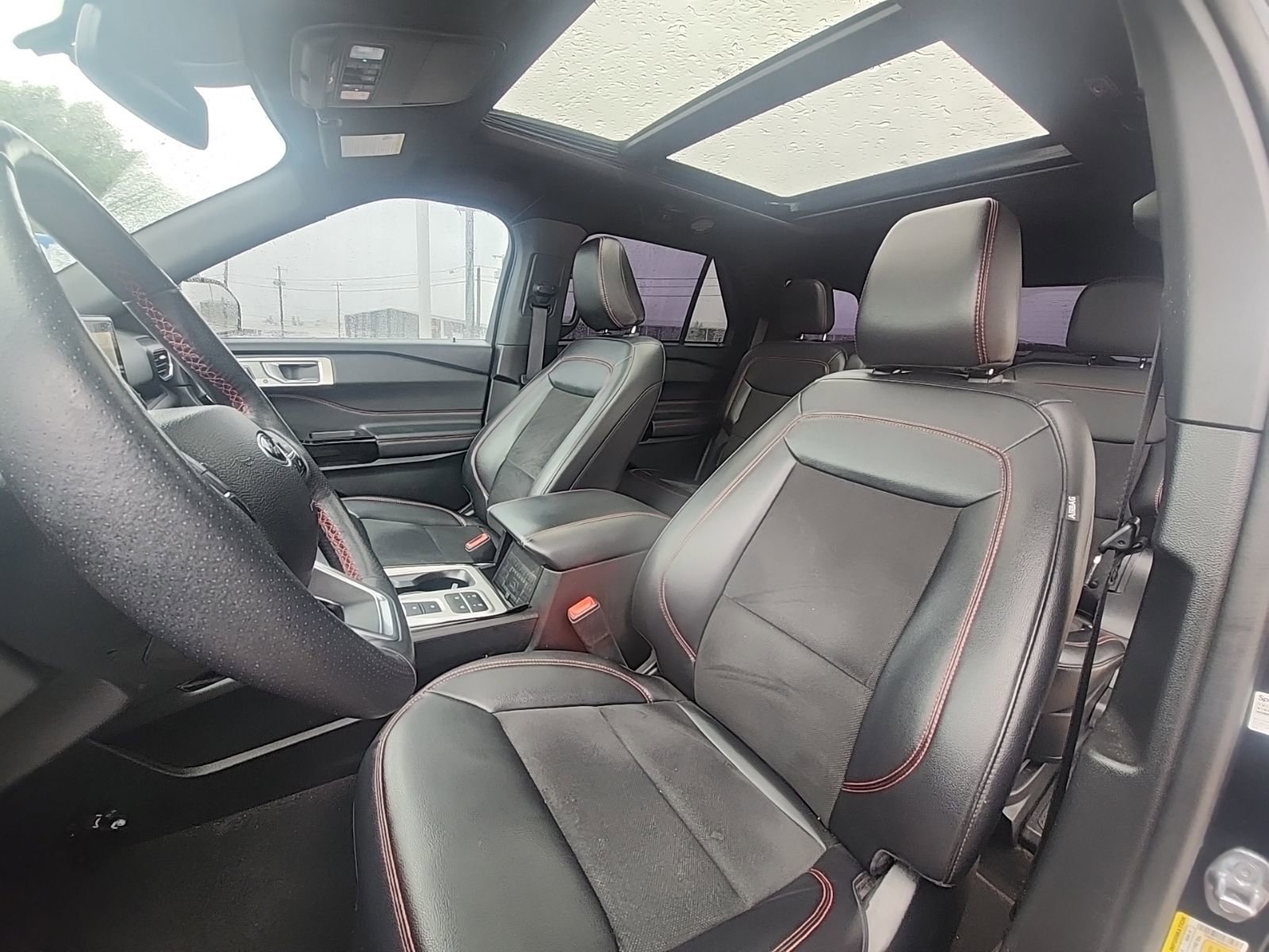 2024 Ford Explorer ST-Line