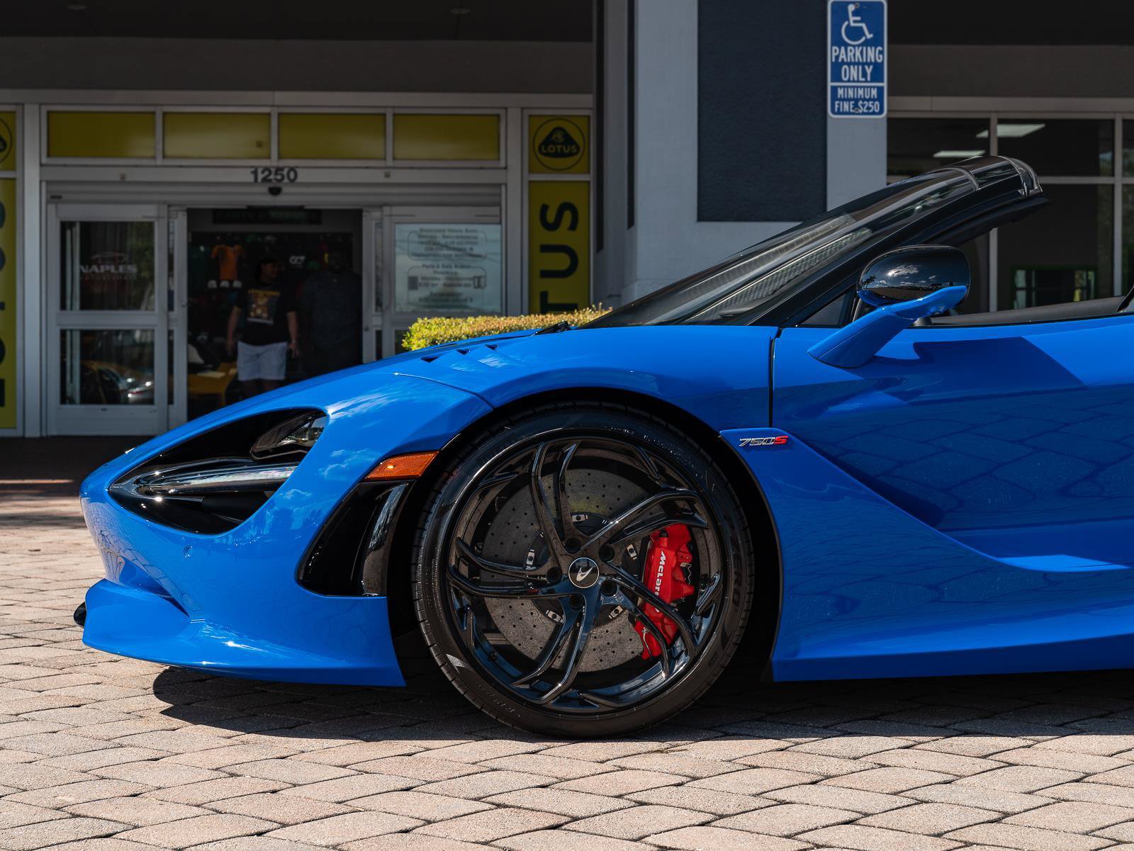 Used 2024 McLaren 750S Spider photo 27