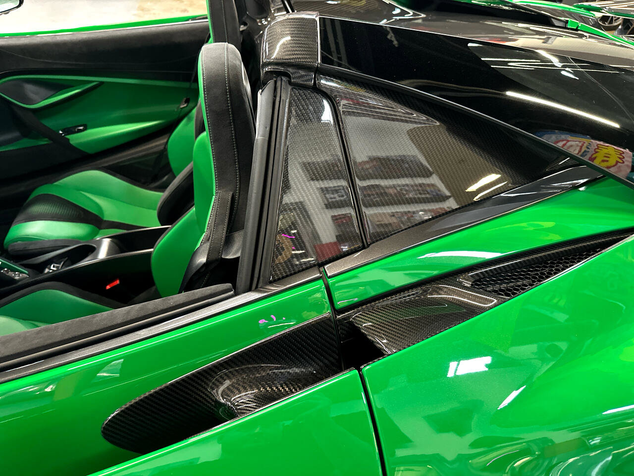 Used 2022 McLaren 765LT photo 24